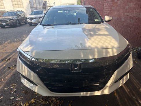 Used 2018 Honda Accord Touring image 4