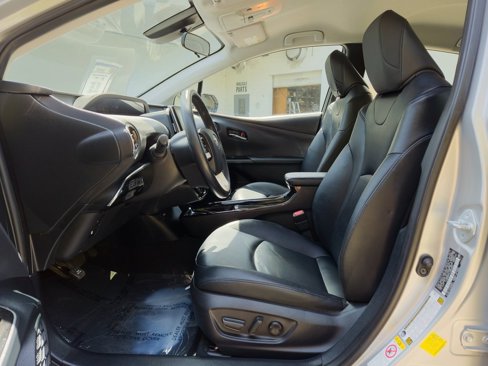 Used 2018 Toyota Prius Prime Premium image 10