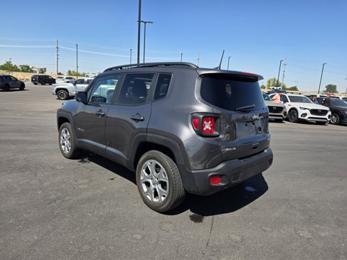 Used 2019 Jeep Renegade Latitude w/ Cold Weather Group image 7