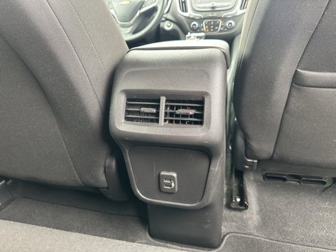 Used 2023 Chevrolet Equinox LT image 12