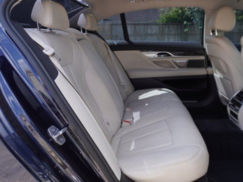 Used 2016 BMW 740i image 13