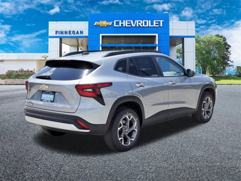 Used 2024 Chevrolet Trax LT w/ Driver Confidence Package image 7