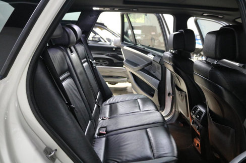Used 2011 BMW X5 xDrive50i image 31