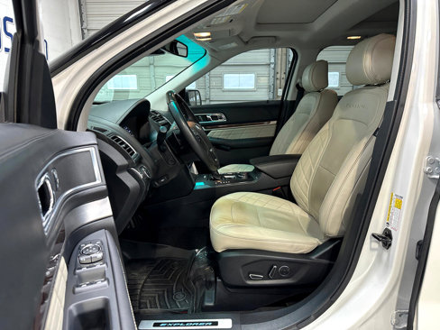 Used 2016 Ford Explorer Platinum image 10