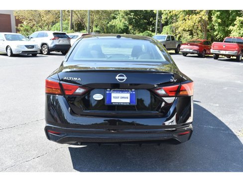 Used 2024 Nissan Altima 2.5 SV image 4