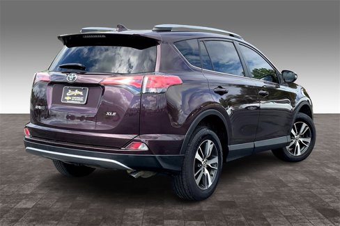 Used 2018 Toyota RAV4 XLE image 14