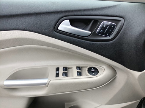 Used 2016 Ford Escape Titanium image 17