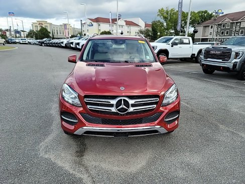 Used 2019 Mercedes-Benz GLE 400 4MATIC image 2