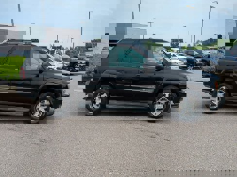 Used 2002 Chevrolet TrailBlazer LT w/ Preferred Equipment Group image 9