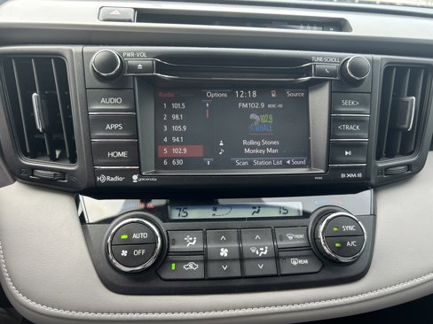Used 2017 Toyota RAV4 XLE image 12