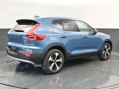 New 2025 Volvo XC40 B5 Core image 7
