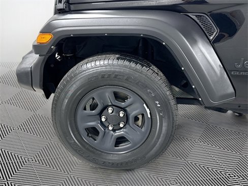 Certified 2022 Jeep Gladiator Sport w/ Trailer Tow Package image 27