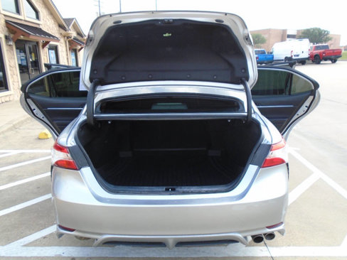 Used 2020 Toyota Camry SE image 23