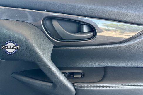 Used 2020 Nissan Rogue S image 25