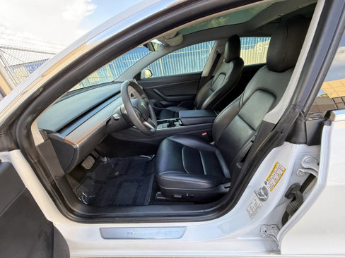 Used 2020 Tesla Model 3 Standard Range Plus image 26