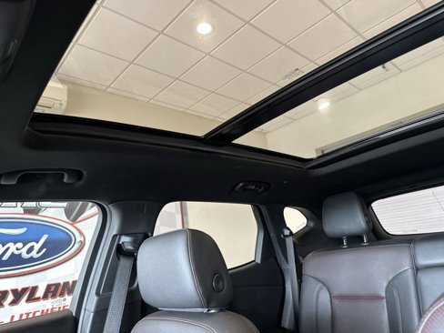 Used 2021 Chevrolet Blazer RS w/ Enhanced Convenience Package image 28
