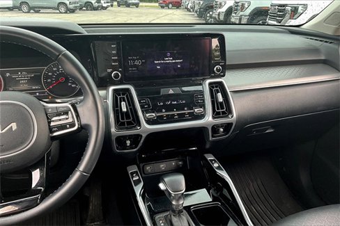 Used 2022 Kia Sorento SX image 9