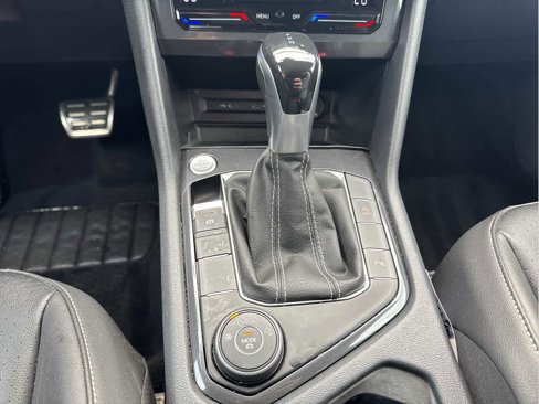 Certified 2022 Volkswagen Tiguan SE R-Line image 27