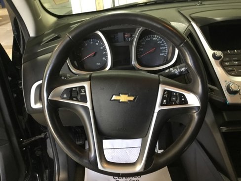 Used 2017 Chevrolet Equinox LT image 28