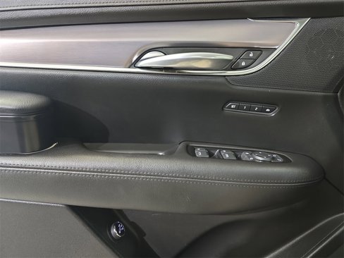 Used 2018 Cadillac XT5 Luxury w/ Driver Awareness Package image 27