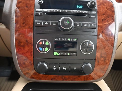 Used 2014 Chevrolet Tahoe LT image 18