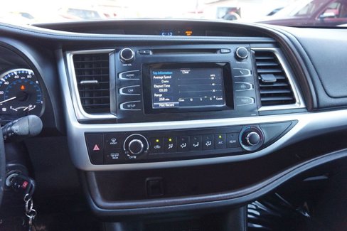 Used 2017 Toyota Highlander FWD V6 image 29