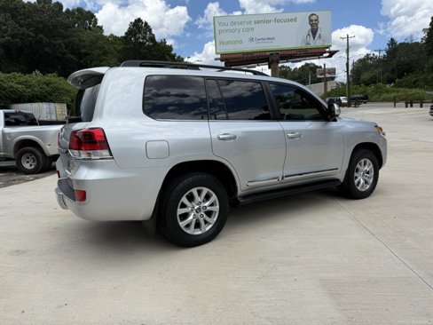 Used 2017 Toyota Land Cruiser image 4