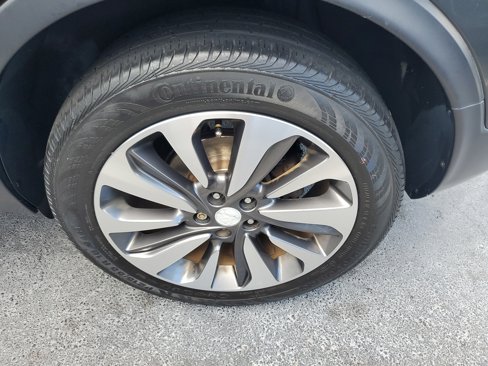 Used 2017 Buick Encore Essence image 2