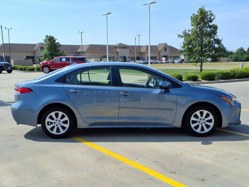 Used 2022 Toyota Corolla LE image 6