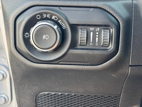 Used 2019 Jeep Wrangler Unlimited Sahara image 19