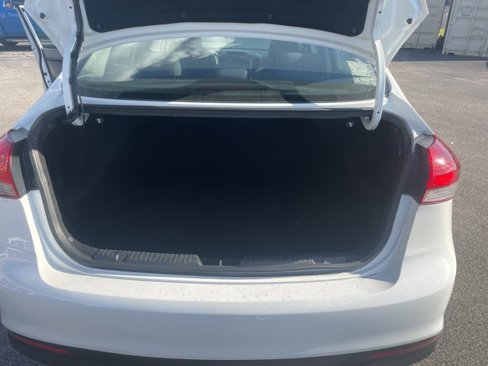 Used 2018 Kia Forte LX w/ LX Popular Package image 10
