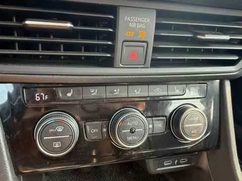 Used 2022 Volkswagen Jetta SE image 14