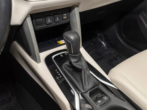 Used 2022 Toyota Corolla Cross XLE image 13