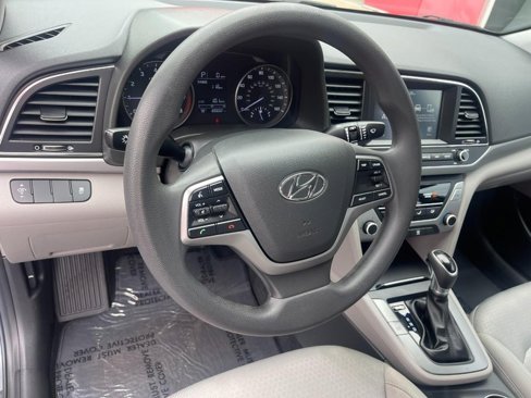 Used 2017 Hyundai Elantra SE image 21