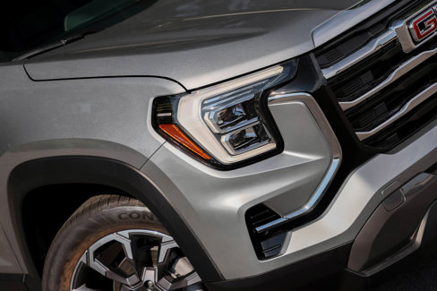 New 2026 GMC Terrain Elevation w/ Elevation Premium Package image 3