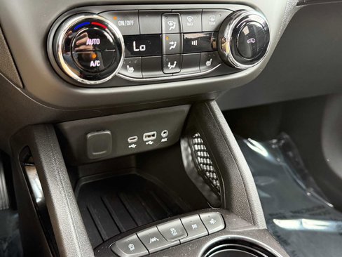 Used 2022 Chevrolet TrailBlazer LT w/ Convenience Package image 51