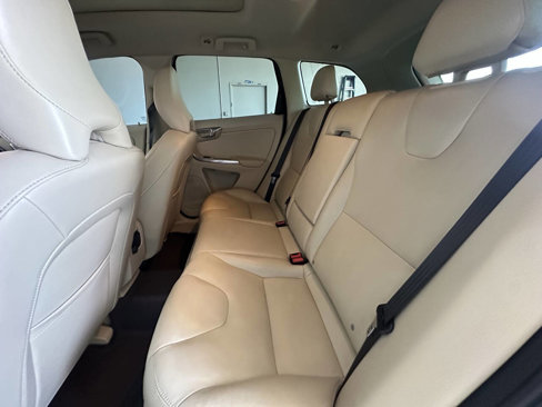 Used 2015 Volvo XC60 T6 image 22