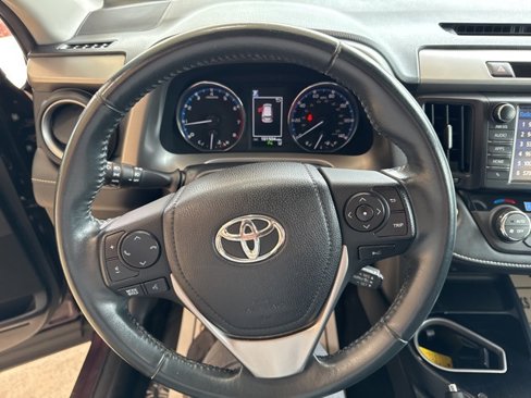Used 2016 Toyota RAV4 Limited image 17