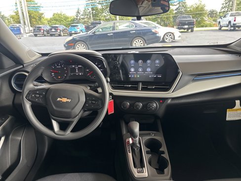 New 2025 Chevrolet Trax LS w/ LS Convenience Package image 25
