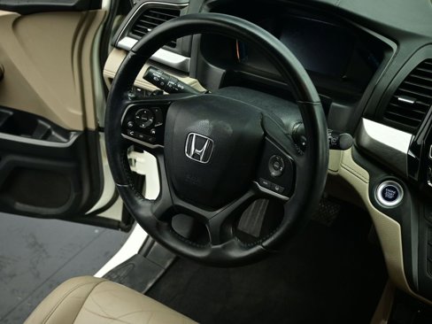 Used 2018 Honda Odyssey Touring image 11