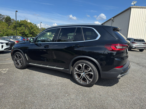 Used 2021 BMW X5 xDrive40i w/ Premium Package image 4