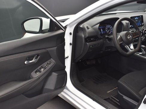 Used 2024 Nissan Sentra SV image 11