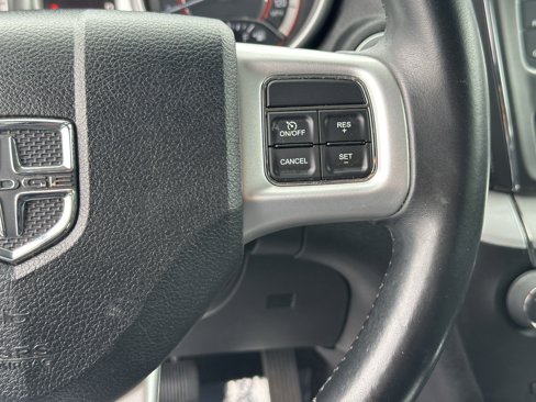 Used 2016 Dodge Journey SE w/ Flexible Seating Group image 25