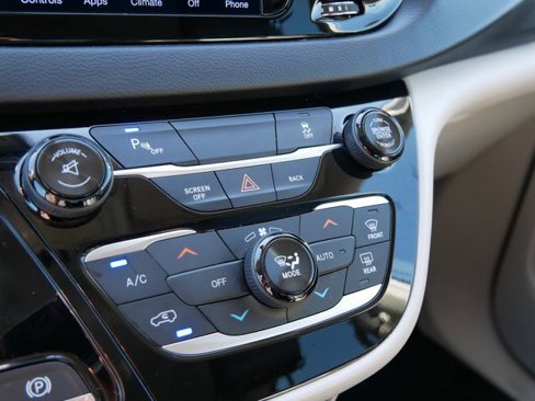 Used 2017 Chrysler Pacifica Touring-L image 23