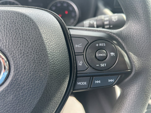Used 2021 Toyota RAV4 XLE image 26
