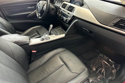 Used 2017 BMW 320i Sedan image 31