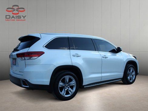 Used 2017 Toyota Highlander Limited image 5