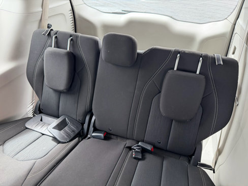 Used 2020 Chrysler Voyager LX image 18