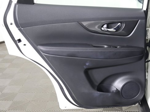 Used 2018 Nissan Rogue S image 21