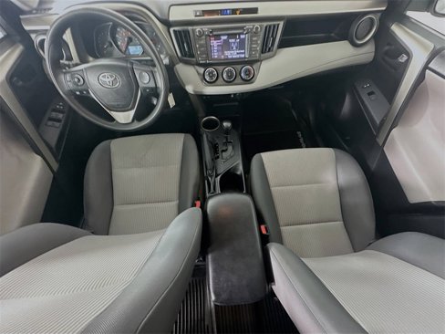 Used 2015 Toyota RAV4 LE image 30